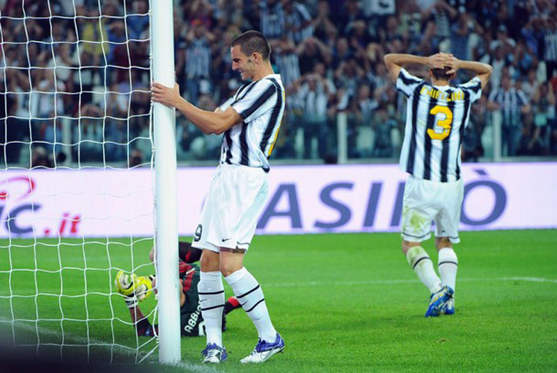 Anh khiến Bonucci phải tiếc nuối với pha bỏ lỡ