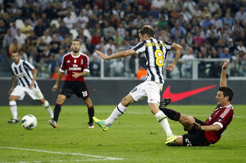 Phút 92, Marchisio với cú sút xa...