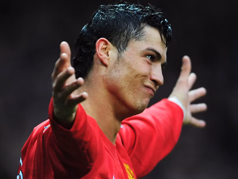 2. Cristiano Ronaldo: Một trong những "thợ lặn" giỏi nhất thế giới
