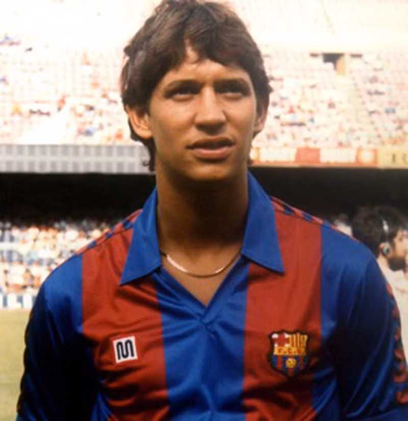 6. Gary Lineker (1987, Barcelona 3-0 Real): Lineker là cầu thủ người Anh duy nhất từng lập một hat-trick trong trận El Clasico, và đó là lý do vì sao fan xứ Catalan luôn yêu mến anh.