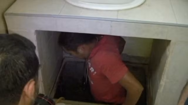Đường hầm dài hơn 200m và được trang bị ánh sáng đầy đủ và thông gió. Theo một đặc vụ Mỹ, đường hầm này khó có thể làm bởi 1 thợ mỏ bình thường.