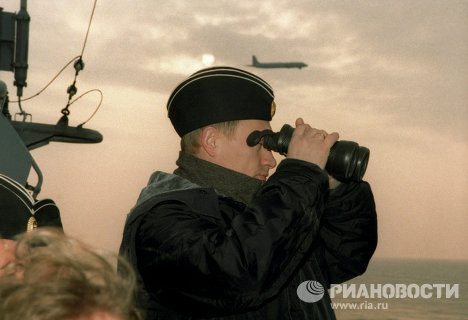 Tháng 10/2000, Tổng thống Nga Vladimir Putin ở thành phố cảng Vladivostok. Tháng 10/2000, Tổng thống Nga Vladimir Putin ở thành phố cảng Vladivostok.