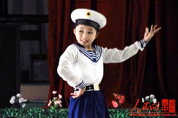 Biểu diễn khá tự nhiên nhưng vẫn có nét khác biệt. Biểu diễn khá tự nhiên nhưng vẫn có nét khác biệt.