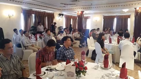 Nhiều lãnh đạo doanh nghiệp đã rất chăm chú, ghi chép cẩn thận các ý kiến của diễn giả truyền đạt (Ảnh: T.Q)