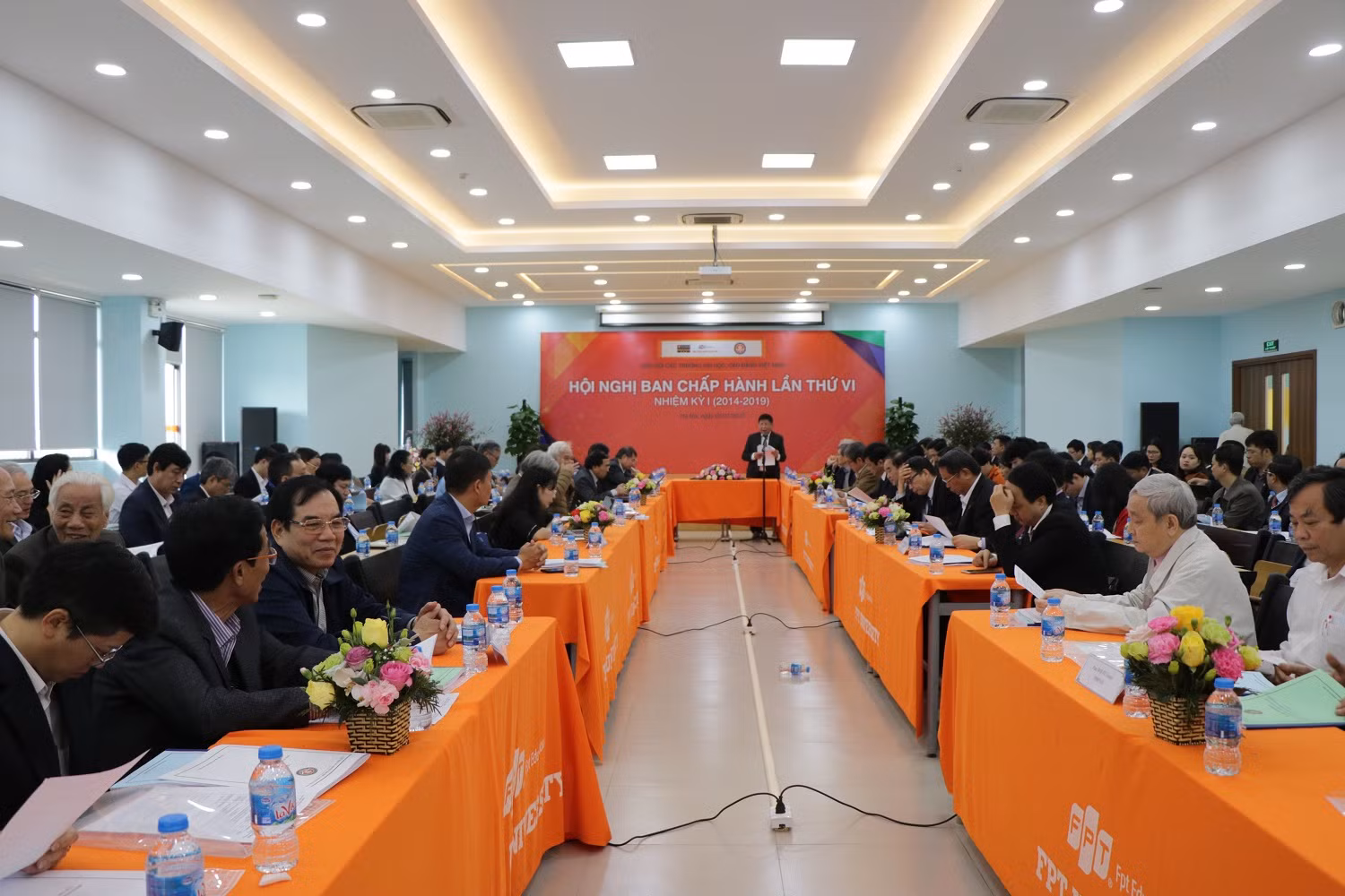 Các đại biểu tham dự hội nghị Ban chấp hành lần thứ 6 nhiệm kỳ 2014-2019 của Hiệp hội Các trường đại học, cao đẳng Việt Nam (Ảnh: Thùy Linh)