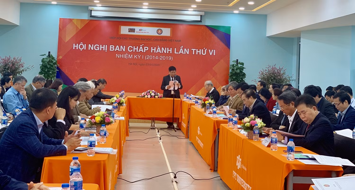 Ngày 3/1/2020, Hiệp hội Các trường đại học, cao đẳng Việt Nam tiến hành Hội nghị Ban Chấp hành lần thứ 6 (nhiệm kỳ 2014-2019) trong đó tổng kết nhiều nội dung quan trọng. (Ảnh: Thùy Linh)