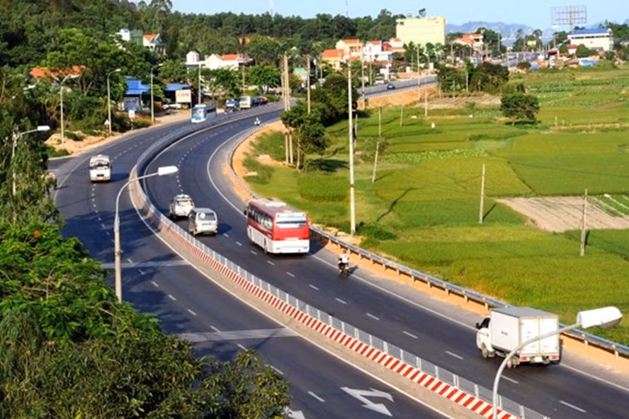 Kiểm toán Nhà nước chỉ ra sai phạm lớn ở dự án cải tạo, nâng cấp quốc lộ 18 đoạn Bắc Ninh - Uông Bí. ảnh: Báo Lao động. Kiểm toán Nhà nước chỉ ra sai phạm lớn ở dự án cải tạo, nâng cấp quốc lộ 18 đoạn Bắc Ninh - Uông Bí. ảnh: Báo Lao động.