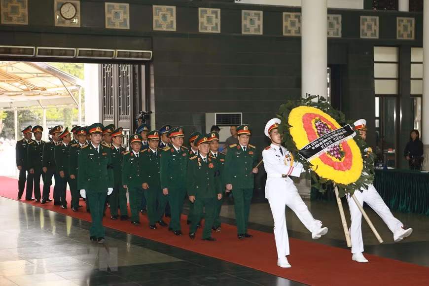 Đoàn đại biểu Quân Ủy Trung ương và Bộ Quốc phòng do Đại tướng Lương Cường, Bí thư Trung ương Đảng, Chủ nhiệm Tổng cục Chính trị Quân đội nhân dân Việt Nam dẫn đầu viếng Trung tướng Đồng Sỹ Nguyên.