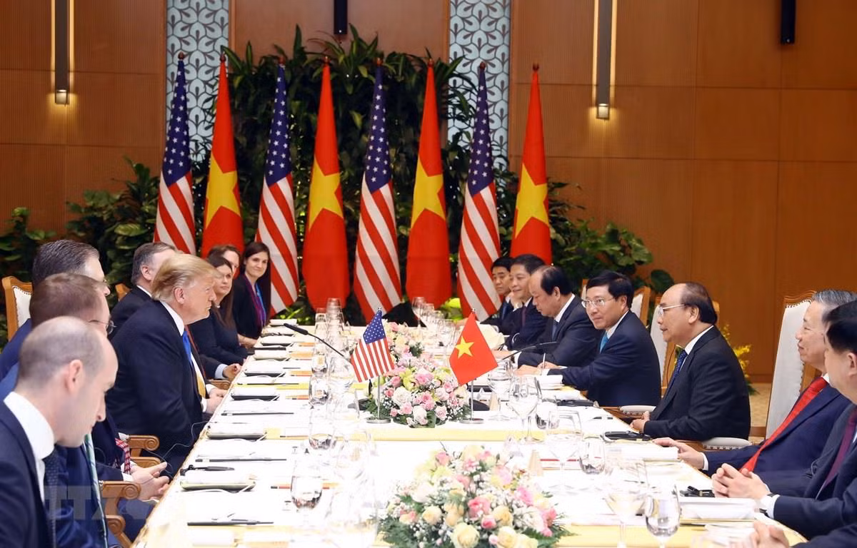 Thủ tướng Nguyễn Xuân Phúc hội đàm Tổng thống Hoa Kỳ Donald Trump. (Ảnh: Thống Nhất/TTXVN). Thủ tướng Nguyễn Xuân Phúc hội đàm Tổng thống Hoa Kỳ Donald Trump. (Ảnh: Thống Nhất/TTXVN).