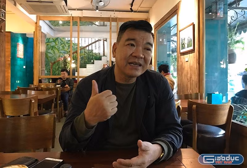 Ông Nguyễn Ngọc Bảo: "Lãnh đạo là phải xác định hy sinh, cống hiến vì dân vì nước, chứ không phải ngồi vào cái ghế nào đó để hưởng lợi”. Ông Nguyễn Ngọc Bảo: "Lãnh đạo là phải xác định hy sinh, cống hiến vì dân vì nước, chứ không phải ngồi vào cái ghế nào đó để hưởng lợi”.