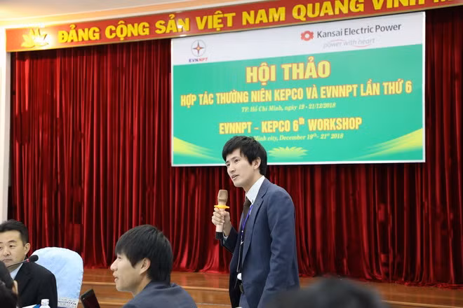 đại biểu Công ty Điện lực Kansai thảo luận tại hội thảo. đại biểu Công ty Điện lực Kansai thảo luận tại hội thảo.