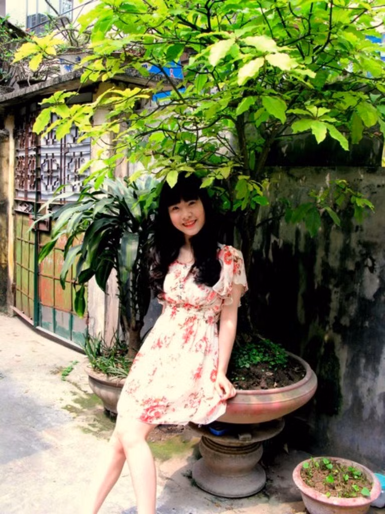 Hằng ước mơ sẽ trở thành một luật sư giỏi trong tương lai. Hằng tham gia cuộc thi " Nữ sinh trong mơ” với mong muốn khẳng định bản thân.