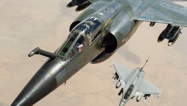 Không quân Pháp tăng cường không kích các vị trí của IS tại Syria sau vụ tấn công khủng bố ở Paris. Ảnh: Rian. Không quân Pháp tăng cường không kích các vị trí của IS tại Syria sau vụ tấn công khủng bố ở Paris. Ảnh: Rian.