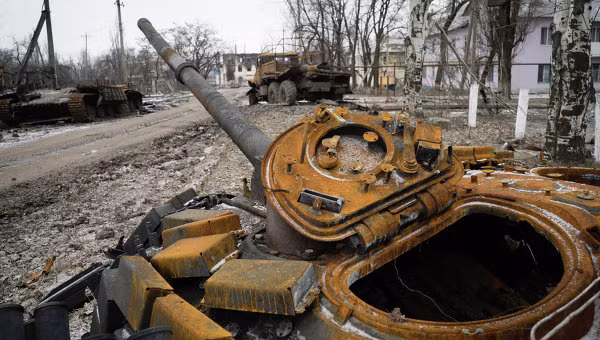 Xe quân sự Ukraine bị phá hủy trong cuộc xung đột ở Donbass. Xe quân sự Ukraine bị phá hủy trong cuộc xung đột ở Donbass.