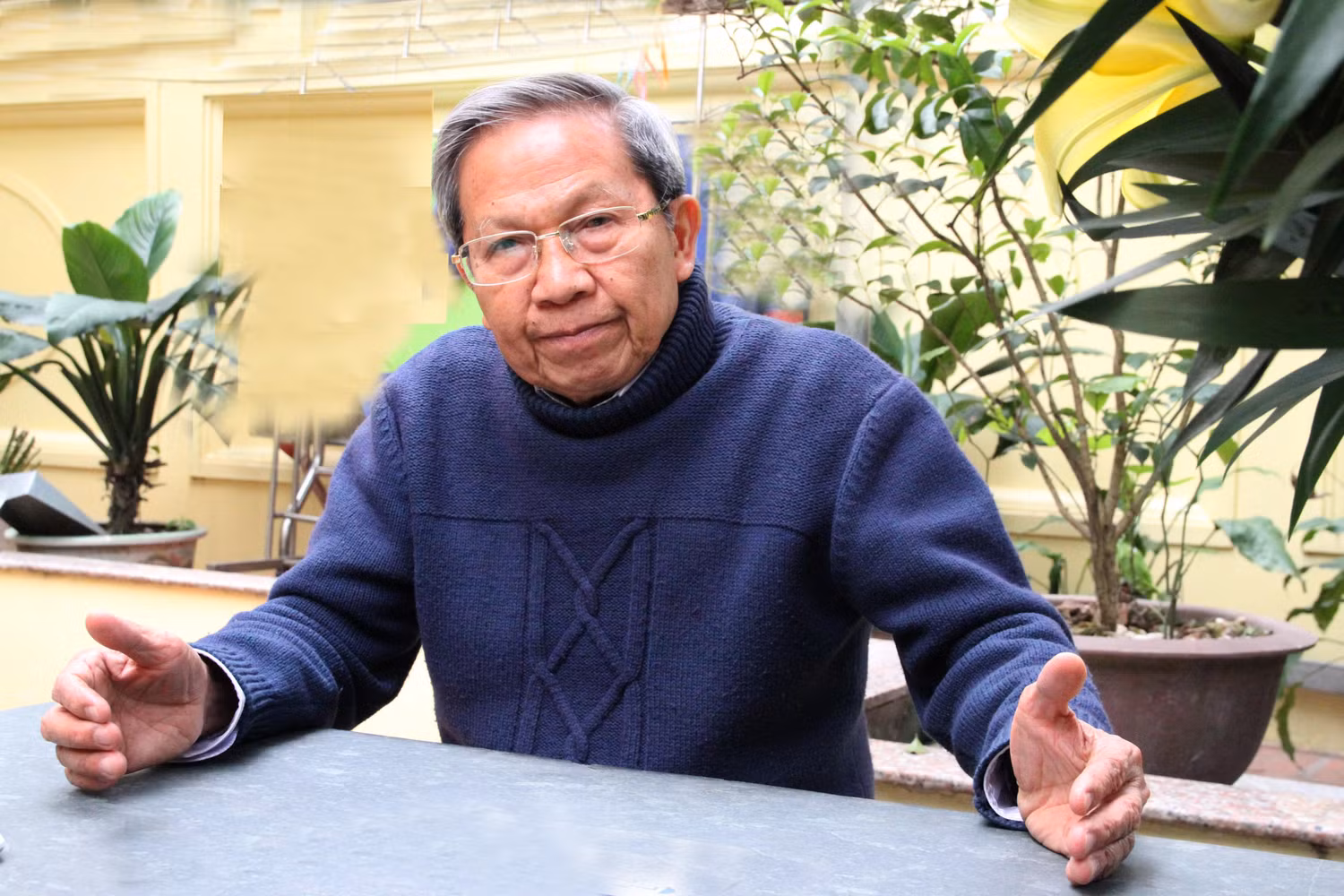 Thiếu tướng Lê Văn Cương: "Việc đưa sỹ quan chuyên nghiệp được đào tạo cơ bản về làm Trưởng, Phó công an xã là cần thiết". Ảnh: Đỗ Thơm