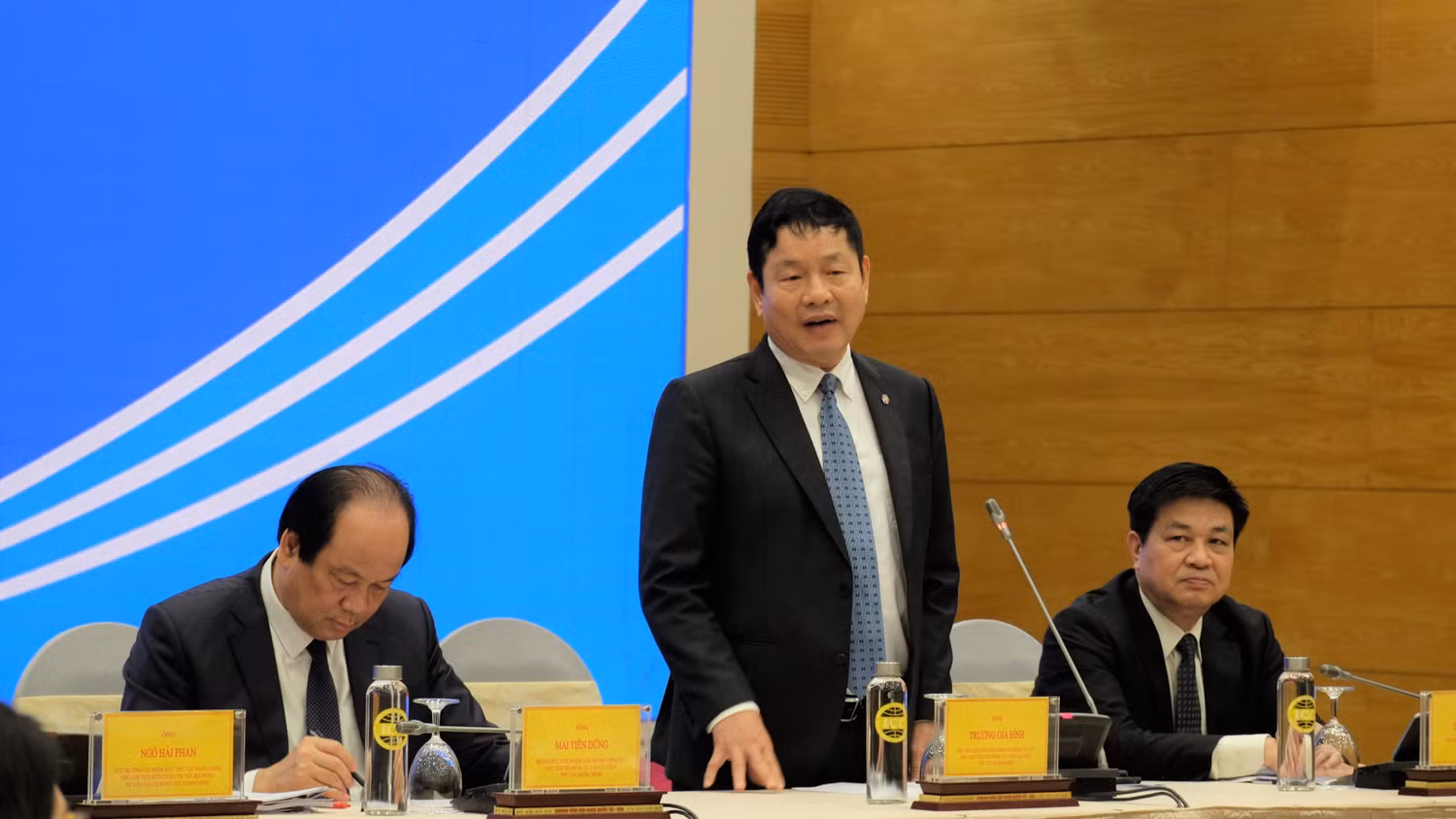 Ông Trương Gia Bình, Chủ tịch Hiệp hội Phần mềm và Dịch vụ Công nghệ thông tin, Phó chủ tịch Hội đồng tư vấn cải cách thủ tục hành chính của Thủ tướng chính phủ phát biểu khai mạc. Ảnh: LC