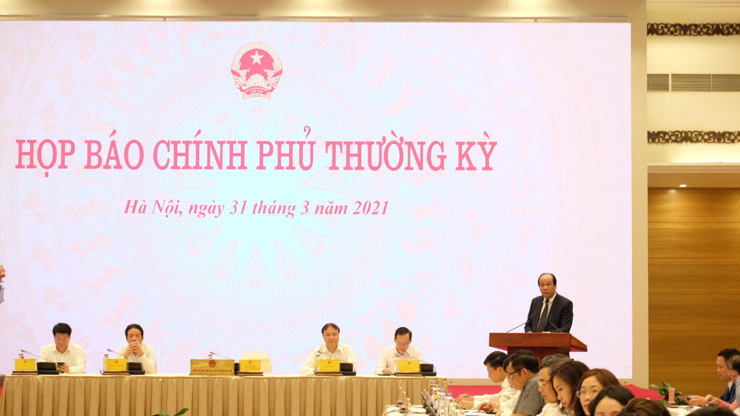 Toàn cảnh buổi họp báo Chính phủ thường kỳ tháng 3/2021. Ảnh: LC