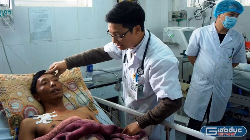 Một nạn nhân của rượu thủ công không rõ nguồn gốc. (Ảnh: LC) Một nạn nhân của rượu thủ công không rõ nguồn gốc. (Ảnh: LC)