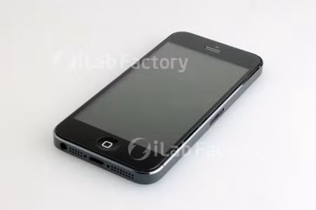 Lab Factory là một cửa hàng sửa chữa điện tử nên rất có cơ hội tiếp xúc với các phiên bản mẫu của điện thoại iPhone thế hệ mới.