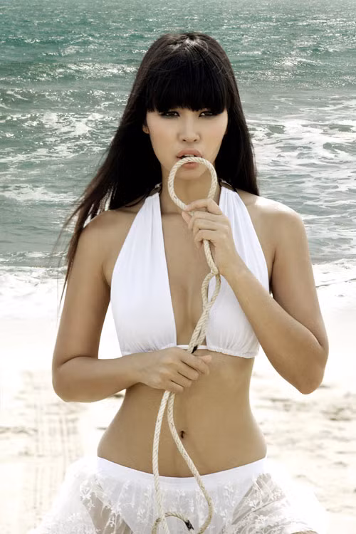 Hà Anh gợi cảm khoe eo trong bộ đồ bikini trắng tuyệt đẹp. Xem thêm:Những chiếc cằm bỗng "biến hình" của Sao Việt Hà Anh gợi cảm khoe eo trong bộ đồ bikini trắng tuyệt đẹp. Xem thêm:Những chiếc cằm bỗng "biến hình" của Sao Việt