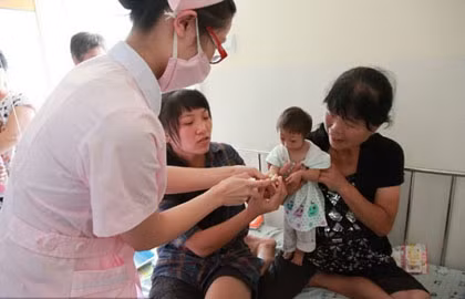 Mới đây, Liang đã phải nhập viện vì sức khỏe yếu. Các bác sỹ sẽ cho phép bé Liang ra viện trong cuối tuần này.