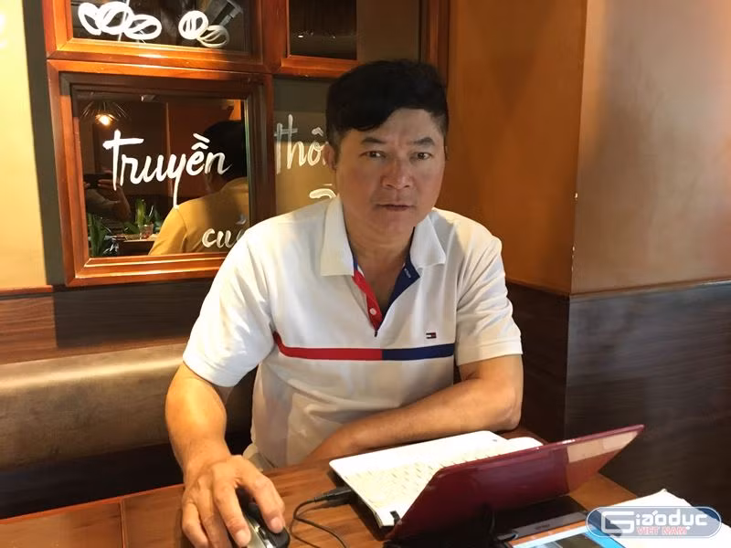 Nhà giáo Đậu Xuân Thoan khuyên phụ huynh nên đưa trẻ đến trưởng để ổn định tâm lý cho trẻ nhỏ. Tuy nhiên, chính quyền địa phương phải làm rõ vấn đề phụ huynh bức xúc. Ảnh: Vũ Phương.