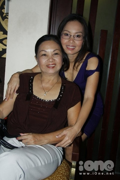 .. Cẩm Ly...