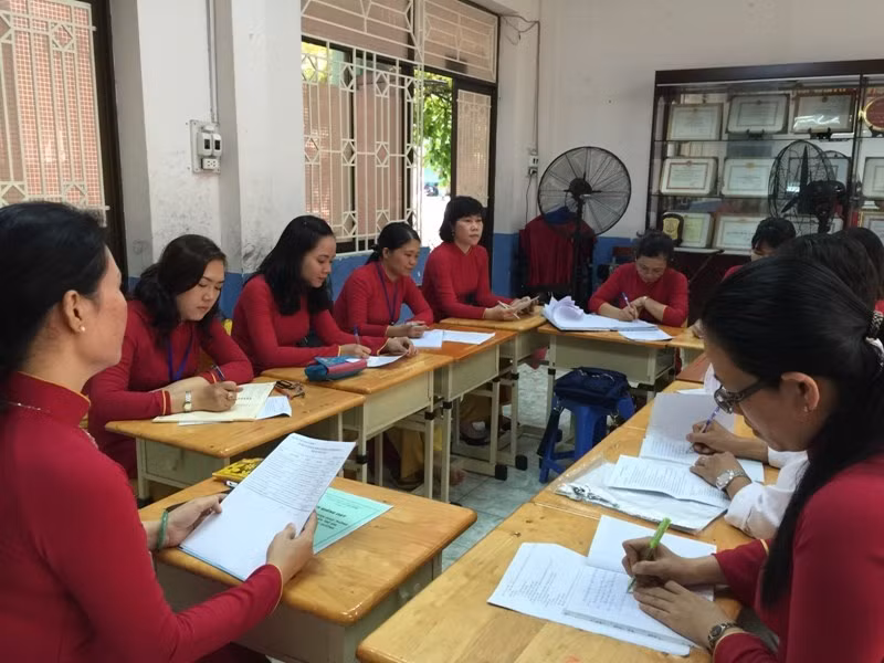Ban giám hiệu đi dự giờ chủ yếu là để cho...đủ mặt! ảnh 5