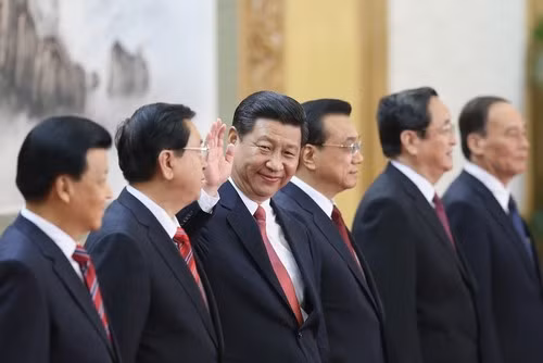 7 thành viên Thường vụ Bộ chính trị đảng Cộng sản Trung Quốc khóa 18 do ông Tập Cận Bình đứng đầu. 7 thành viên Thường vụ Bộ chính trị đảng Cộng sản Trung Quốc khóa 18 do ông Tập Cận Bình đứng đầu.