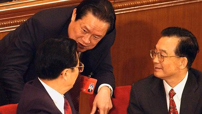 Chu Vĩnh Khang và 2 ông Hồ Cẩm Đào (trái), Ôn Gia Bảo trong một phiên họp.