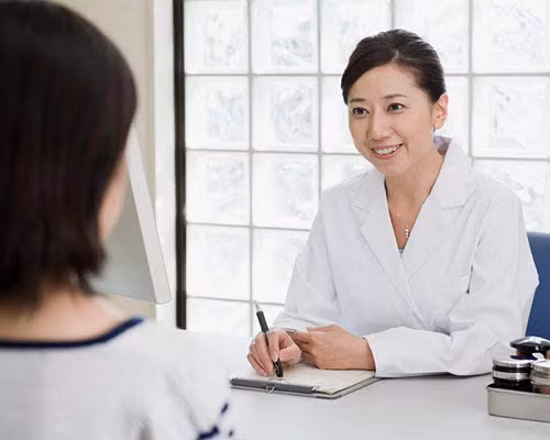 Thực chất, “ngày mai” đó không bao giờ đến vì bạn cứ tiếp tục hẹn cho đến khi quên hẳn. Chính điều này làm bạn mất đi cơ hội tầm soát sớm những dấu hiệu nguy hiểm và làm giảm cơ hội trị dứt bệnh.