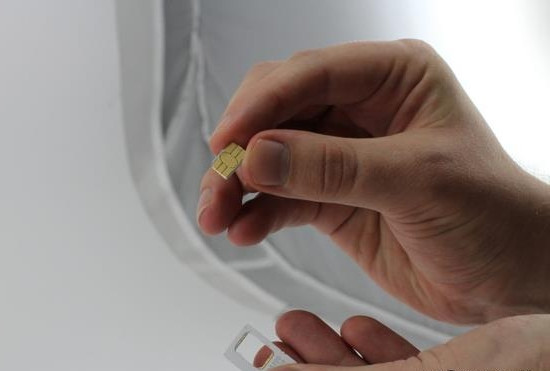 Thẻ nanoSim được cắt từ Sim thông thường.