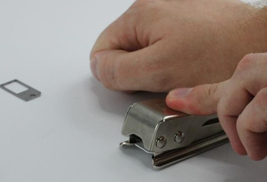 Dập mạnh và dứt khoát.