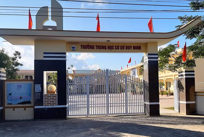 Trường trung học cơ sở Duy Ninh ở xã Duy Ninh (huyện Quảng Ninh, Quảng Bình). Ảnh minh họa: news.zing.vn Trường trung học cơ sở Duy Ninh ở xã Duy Ninh (huyện Quảng Ninh, Quảng Bình). Ảnh minh họa: news.zing.vn