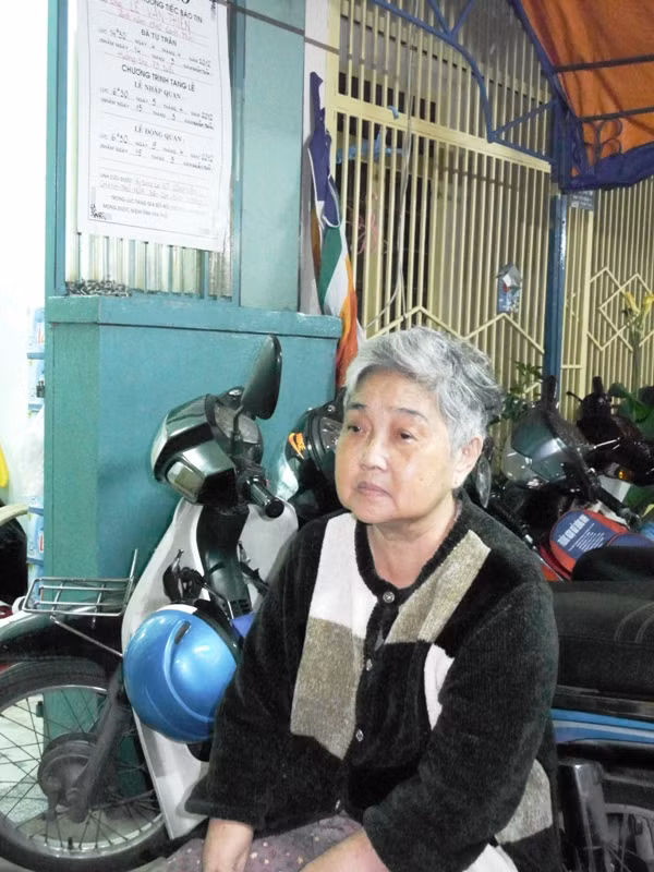 Bà Lê Thị Hương xúc động hồi tưởng về những ngày cuối cùng của chồng, nhạc sĩ Thanh Sơn. Bà Lê Thị Hương xúc động hồi tưởng về những ngày cuối cùng của chồng, nhạc sĩ Thanh Sơn.