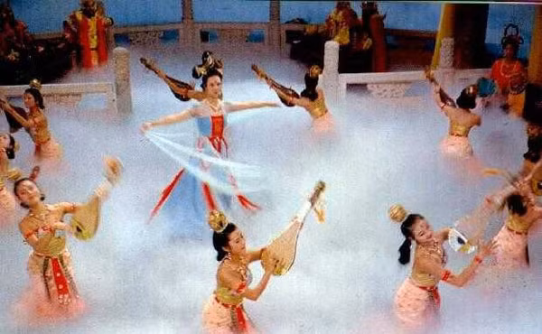 Những hình ảnh ăn sâu vào tâm trí khán giả về một Hằng Nga xinh đẹp trong chốn bồng lai. Những hình ảnh ăn sâu vào tâm trí khán giả về một Hằng Nga xinh đẹp trong chốn bồng lai.
