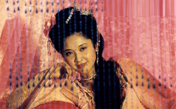 Nhắc đến "Tây Du Ký", không thể nào quên nhân vật Nữ vương của Tây Lương Nữ quốc, mỹ nhân đã xao lòng vì Đường Tam Tạng và muốn xây mộng uyên ương với người, nhưng Sư phụ quyết lên đường thỉnh kinh, bỏ lại người phụ nữ với nỗi buồn ly biệt, mãi giữ trong lòng lời nguyện ước "Nếu có kiếp sau...". Chu Lâm đã để lại cho khán giả ấn tượng khó phai mờ với vai diễn đặc biệt này. Nhắc đến "Tây Du Ký", không thể nào quên nhân vật Nữ vương của Tây Lương Nữ quốc, mỹ nhân đã xao lòng vì Đường Tam Tạng và muốn xây mộng uyên ương với người, nhưng Sư phụ quyết lên đường thỉnh kinh, bỏ lại người phụ nữ với nỗi buồn ly biệt, mãi giữ trong lòng lời nguyện ước "Nếu có kiếp sau...". Chu Lâm đã để lại cho khán giả ấn tượng khó phai mờ với vai diễn đặc biệt này.