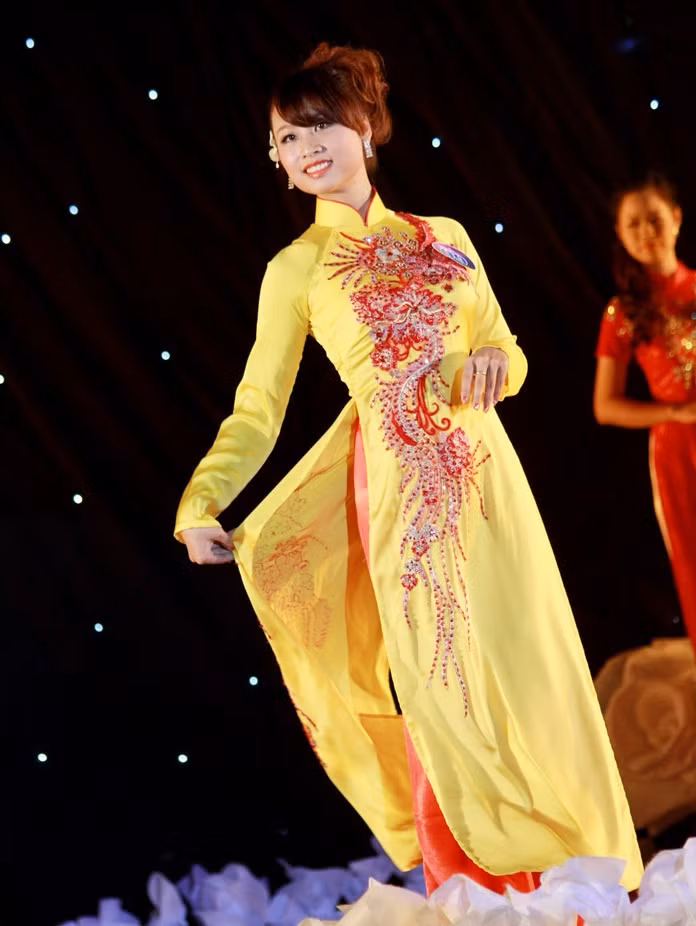 >> Phát sốt vì 4 nữ giáo viên xinh đẹp >>Hoa khôi ĐH Thương Mại 2012 duyên dáng áo dài >>Những hotgirl xinh đẹp làm "điên đảo" cư dân mạng (P8) >>Midu, Hà Min, Linh Hàn đọ dáng "nóng bỏng" >>Ngắm vẻ đẹp kiêu sa của Á hậu Hoàng Anh >>PHÁT SỐT VÌ NỮ THẠC SĨ ĐẸP NHẤT TRUNG QUỐC AI ĐẸP HƠN HOTGIRL KIM PHƯỢNG? >>Những nữ sinh diện áo dài đẹp hơn vẻ đẹp xuân thì của Mai Phương Thúy (P36) >>Phát sốt vì nữ sinh Trung Quốc đẹp như siêu mẫu
