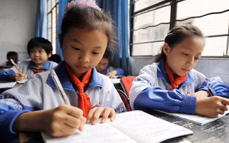 Xây dựng xã hội học tập sẽ góp phần giúp các thế hệ trẻ hội nhập với quốc tế.