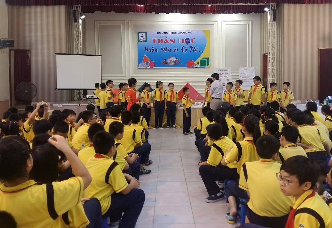 Câu lạc bộ Toán học là nơi thể hiện tài năng của những học sinh đam mê môn Toán. ảnh: NQ.