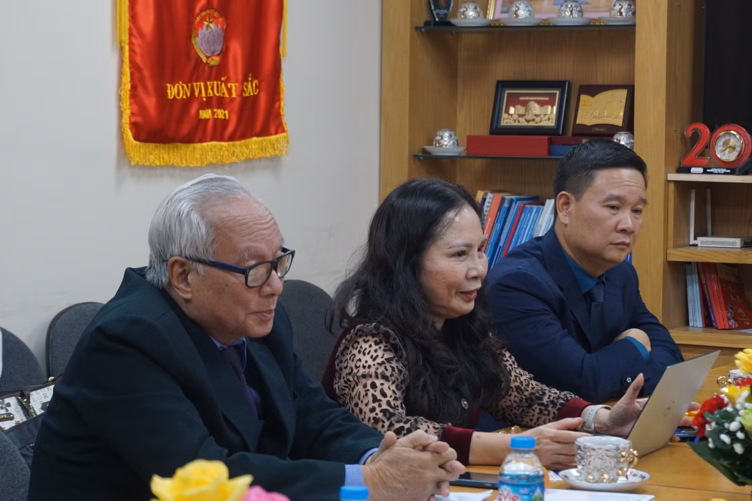 Lãnh đạo Hiệp hội trao đổi trong chương trình