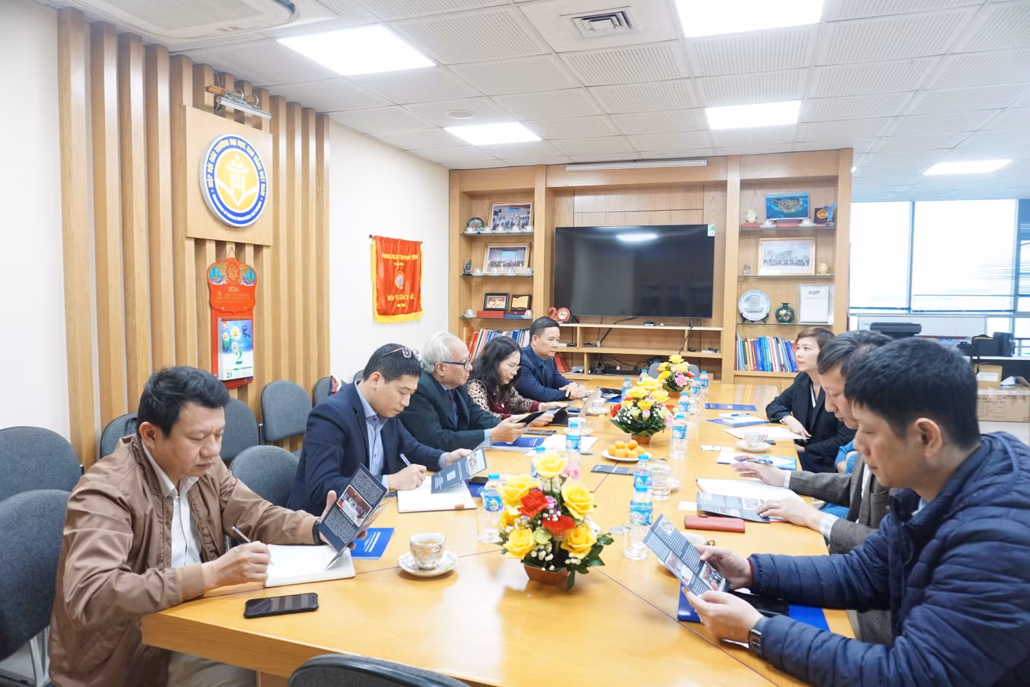 Quang cảnh buổi làm việc giữa Hiệp hội Các trường đại học, cao đẳng Việt Nam với Đại sứ quán Ấn Độ