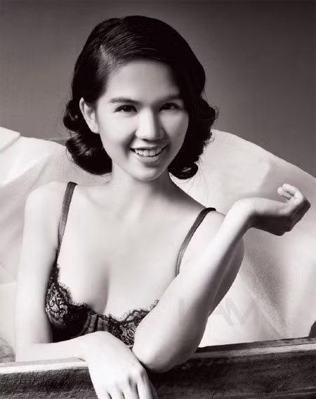 "Với hiện tại thì Trinh cũng chưa biết mình sẽ làm gì nếu không làm người mẫu. Có thể hai, ba năm sau Trinh sẽ chọn được công việc thích hợp với mình" - Nữ hoàng đồ lót Ngọc Trinh cho biết.