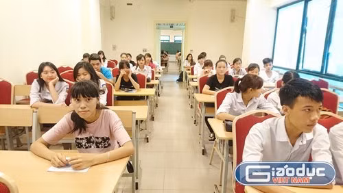 Thí sinh chuẩn bị làm bài thi môn Toán. Ảnh minh họa Xuân Trung
