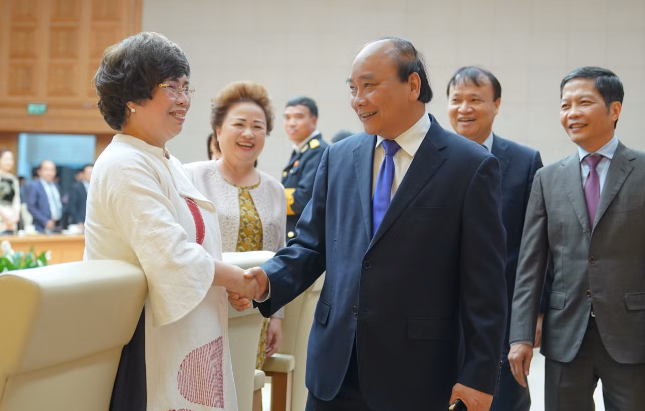 Thủ tướng trao đổi với các đại biểu. Ảnh: VGP Thủ tướng trao đổi với các đại biểu. Ảnh: VGP