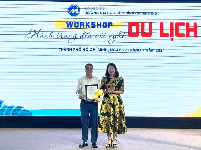 Cô Nguyễn Thị Kim Phụng - Phó Giám đốc Trung tâm Tuyển sinh và Quan hệ doanh nghiệp, Trường Đại học Tài chính - Marketing và ông Nguyễn Thanh Sơn – Phó Giám đốc Trung tâm Du lịch quốc tế thuộc Công ty Cổ phần dịch vụ du lịch Bến Thành. Ảnh: UFM.