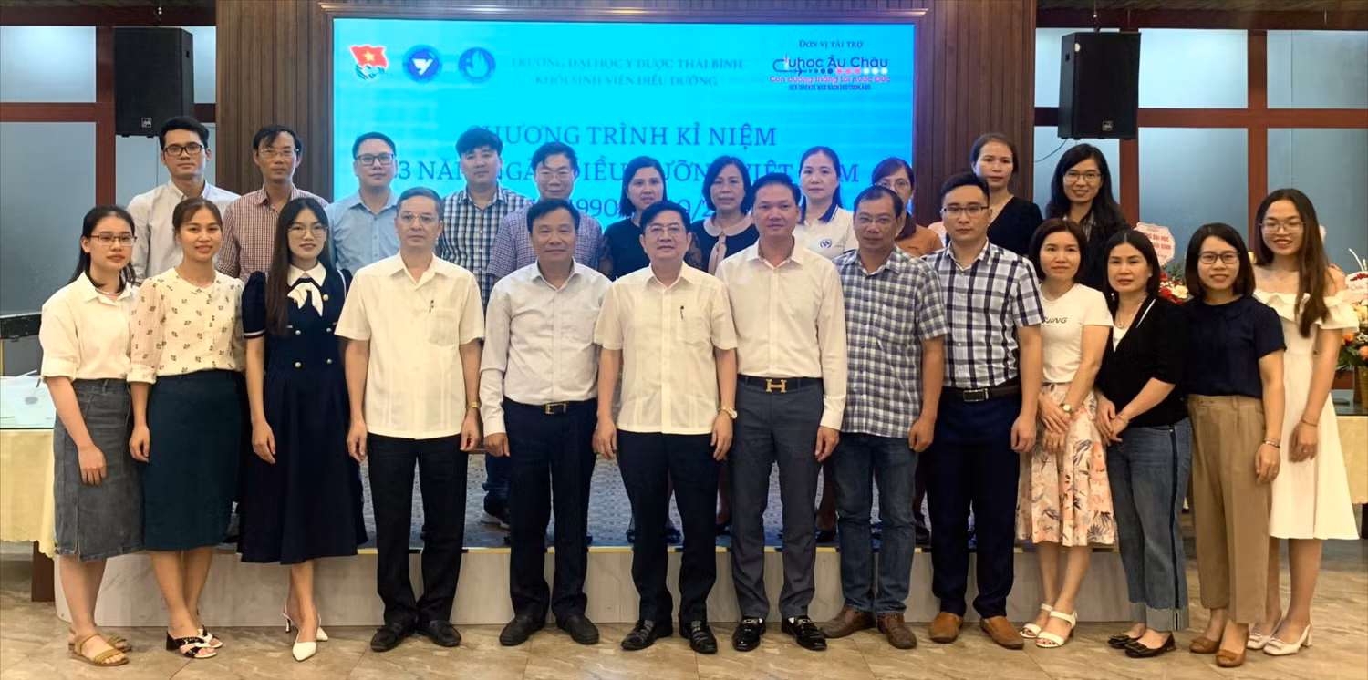 Chương trình hoạt động Kỷ niệm ngày Điều dưỡng Việt Nam của Trường Đại học Y Dược Thái Bình. Ảnh: NVCC.