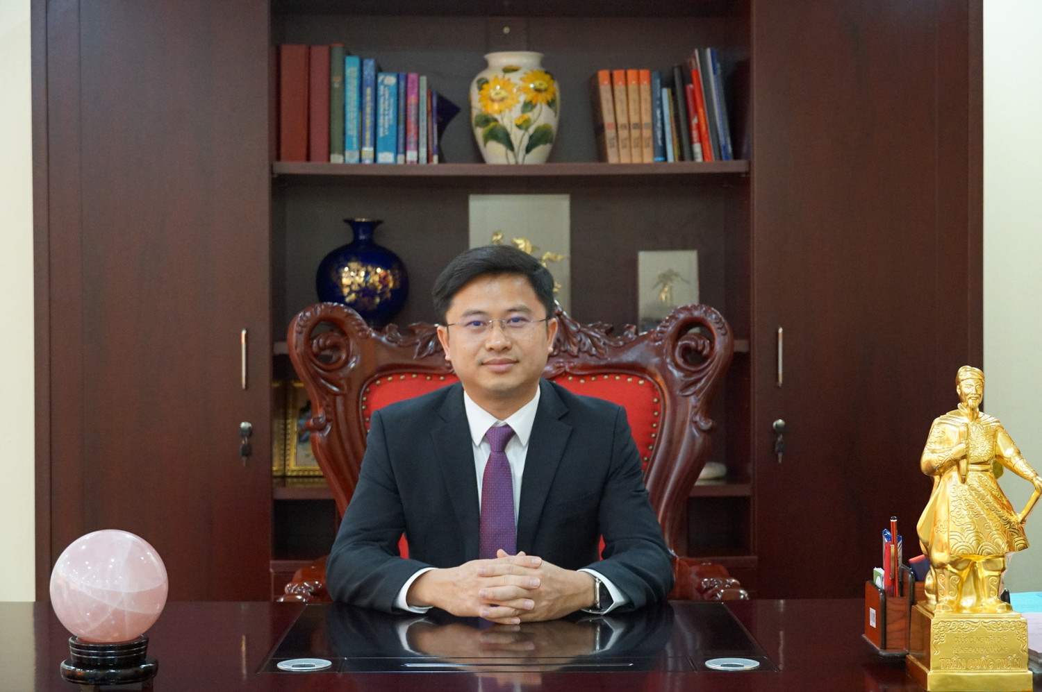 Tiến sĩ Nguyễn Đức Tiệp chia sẻ về điểm mới trong công tác tuyển sinh của Trường Đại học Hạ Long (Ảnh: Phạm Linh) Tiến sĩ Nguyễn Đức Tiệp chia sẻ về điểm mới trong công tác tuyển sinh của Trường Đại học Hạ Long (Ảnh: Phạm Linh)