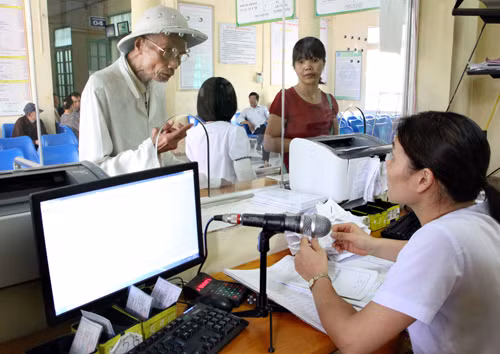 Nghị định số 146/2018/NĐ-CP của Chính phủ vừa được ban hành đã mở rộng quyền lợi cho bệnh nhân khám chữa bệnh bảo hiểm y tế. Ảnh: TTXVN.
