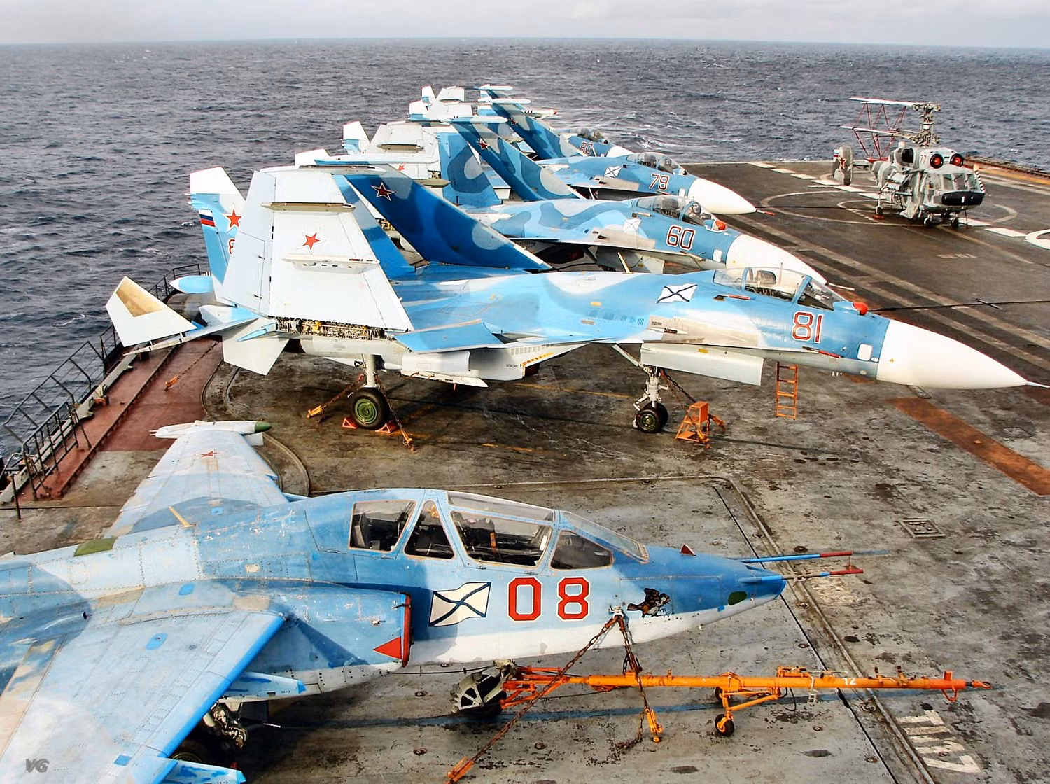 Trên boong tàu sân bay Admiral Kuznetsov Trên boong tàu sân bay Admiral Kuznetsov